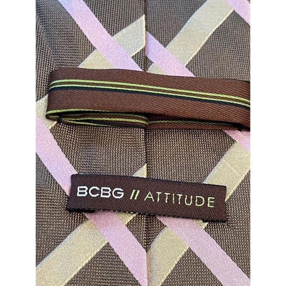 BCBG Brown Pink Hand Made 100% Silk Men’s Neck Tie Made In China - Picture 8 of 9